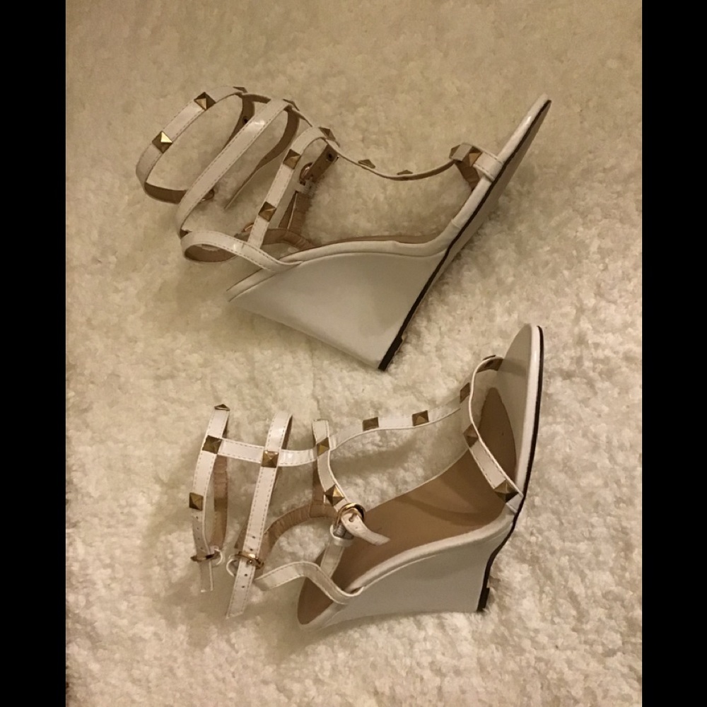 Liliana wedge